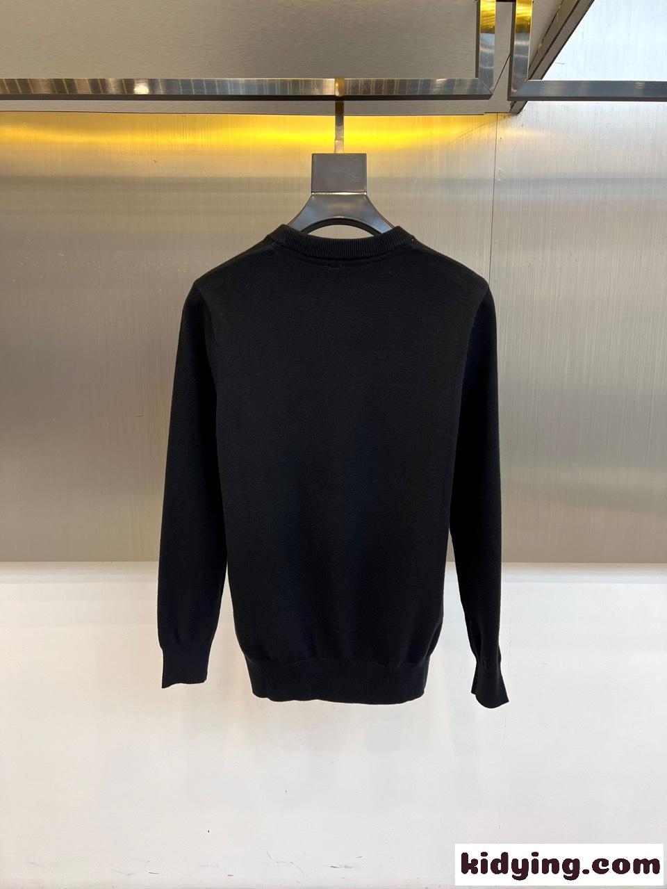 シンプル 上品 合わせやすい ロゴ クルーネック バーバリー セーター 偽物 ブラック-1
