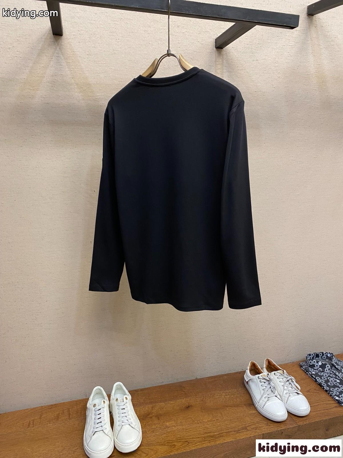 カジュアル ロゴプリント 長袖Tシャツ モンクレール Tシャツ コピー ブラック-1