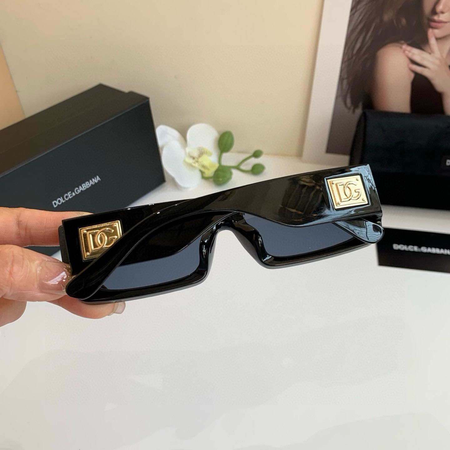 シンプル ロゴプレート アイウェア ドルチェ&ガッバーナ サングラス 偽物-4