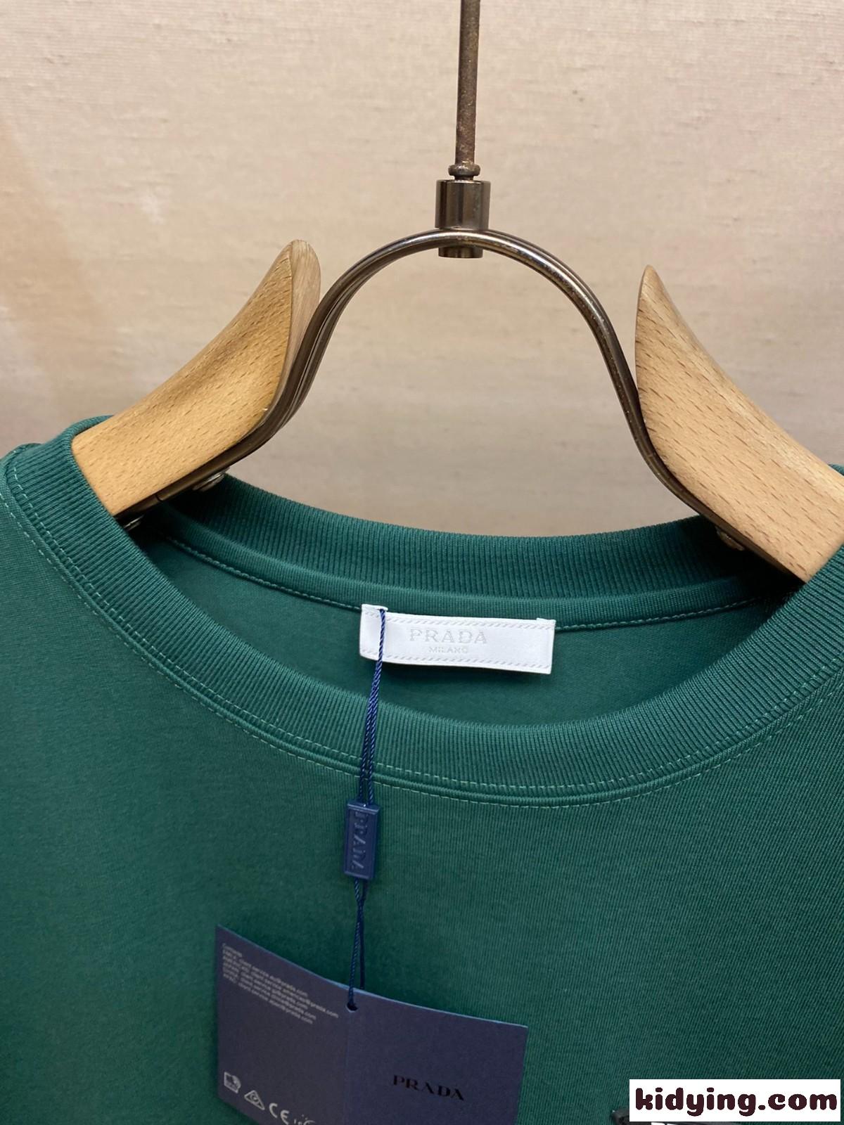 カジュアル ロゴパッチ クルーネック プラダ Tシャツ コピー グリーン-2