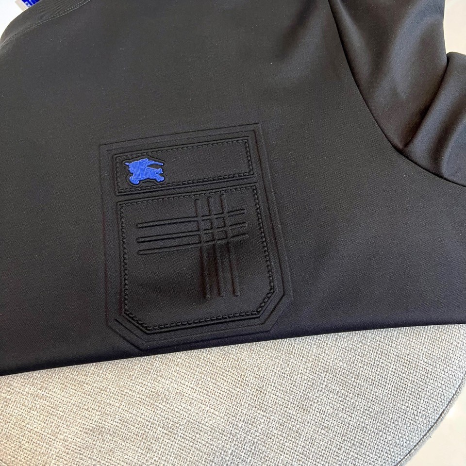 シンプル 上品 クルーネック 半袖Tシャツ バーバリー Tシャツ 偽物 ブラック-2