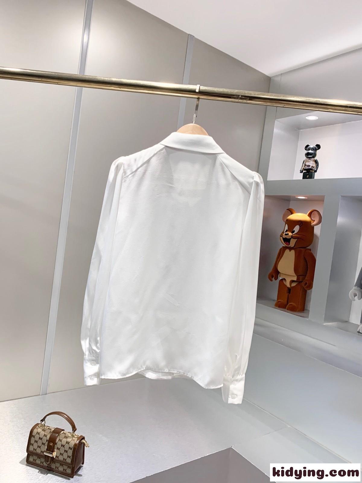 シンプル 柔らかい フェミニン オシャレ シャネル シャツ レディース コピー 着痩せ 通勤 長袖 ホワイト-4