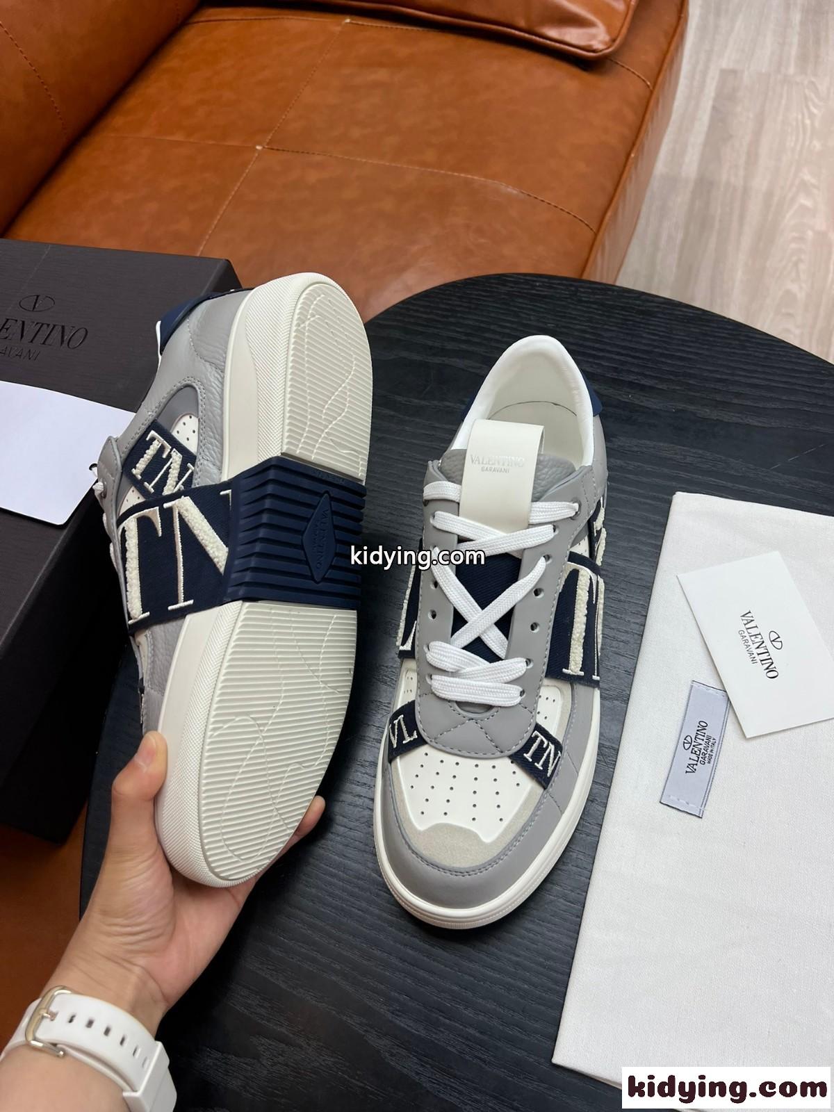 人気 ヴァレンティノ VLTN カーフスキン ロートップ スニーカー コピー おしゃれ メンズシューズ-1