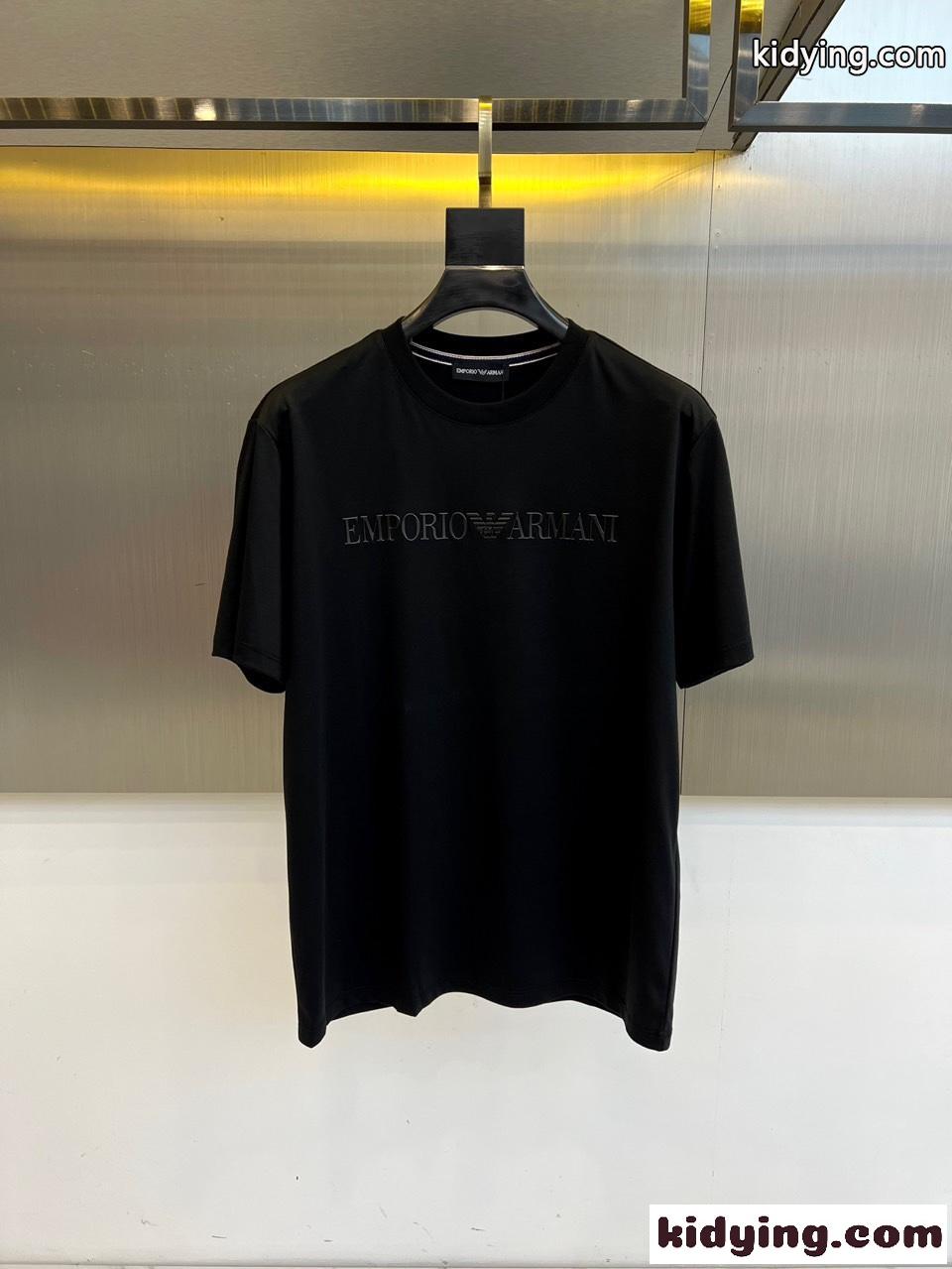 アルマーニ Tシャツ コピー カジュアル 洗練された クルーネック 半袖Tシャツ ブラック-0