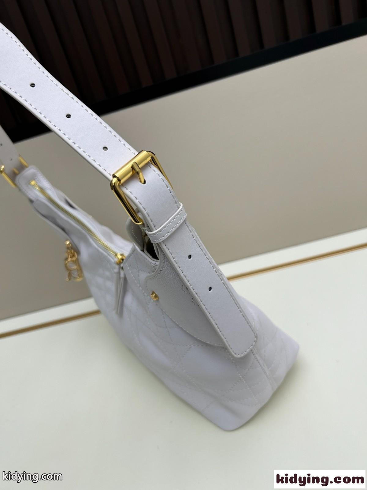 人気新作 Dior Voyage バッグ ミディアム スーパーコピー ホワイト-0