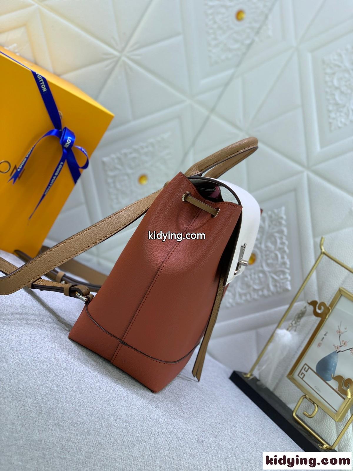 軽量 LOCKME リュックサック M41815 人気 ルイ・ヴィトン バッグ コピー レディース バックパック-3