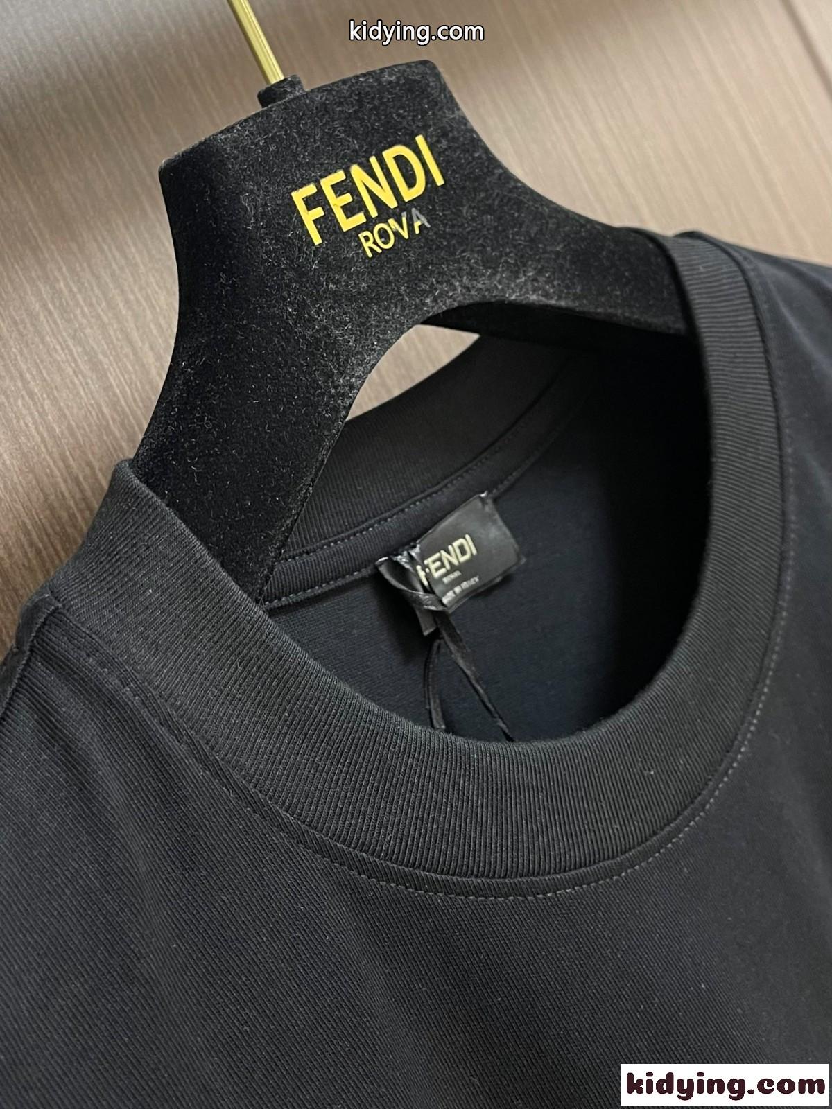 シンプル フェンディ Tシャツ コピー クルーネック コットン 半袖Tシャツ-4