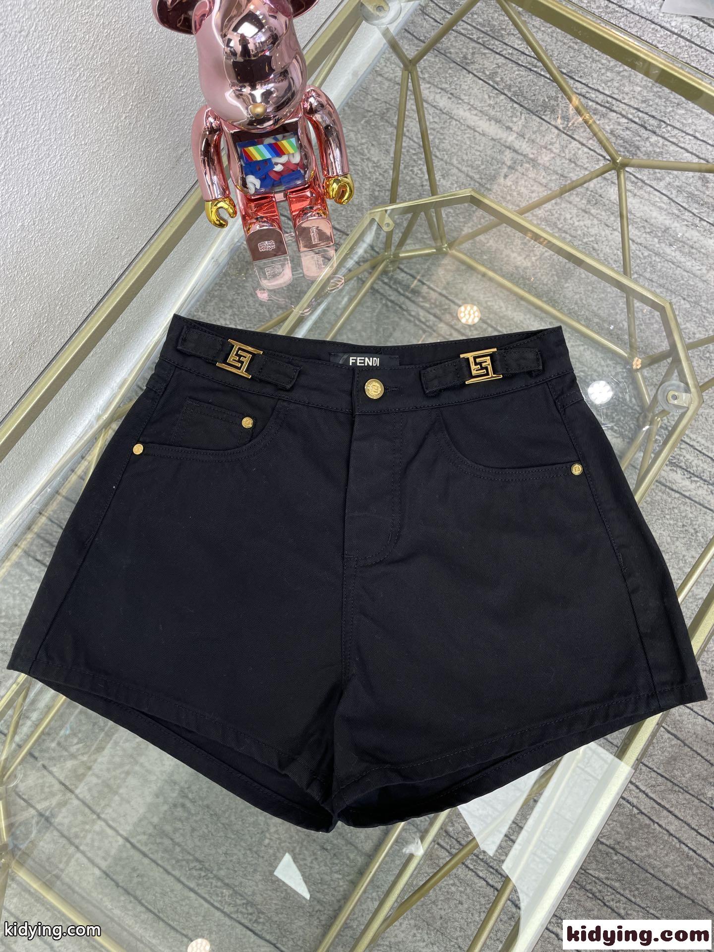 カジュアル お洒落 合わせやすい フェンディ パンツ コピー レディース デニム ショートパンツ-0