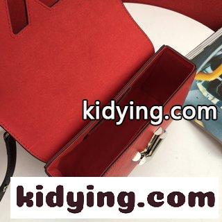 ルイヴィトンのバックコピー 手袋の比率が調和していて 長い革の肩ひもがついていて 背にかけるのがいいです-1