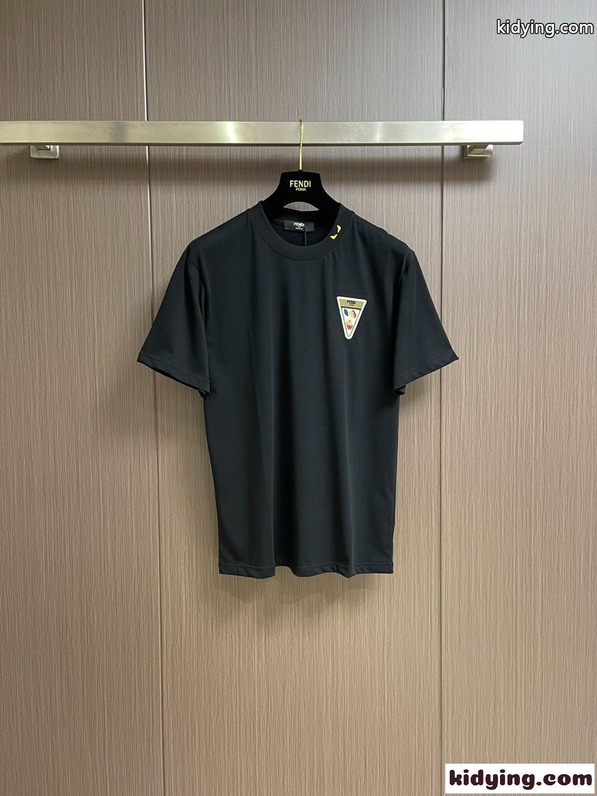 フェンディ Tシャツ コピー シンプル 合わせやすい ロゴ入り 半袖Tシャツ-1