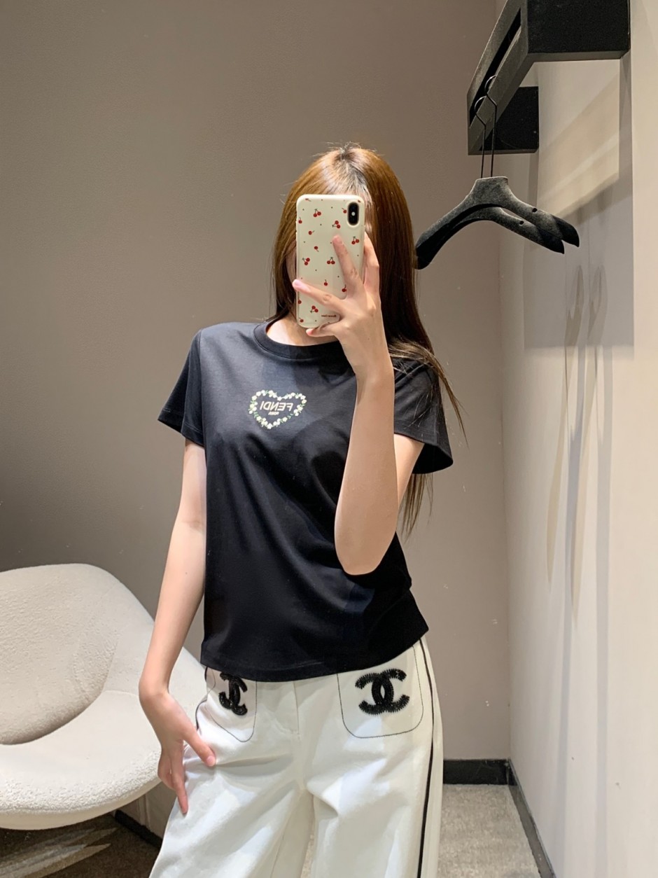 フェンディ Tシャツ 偽物 シンプル 合わせやすい コットン 半袖Tシャツ ブラック-4
