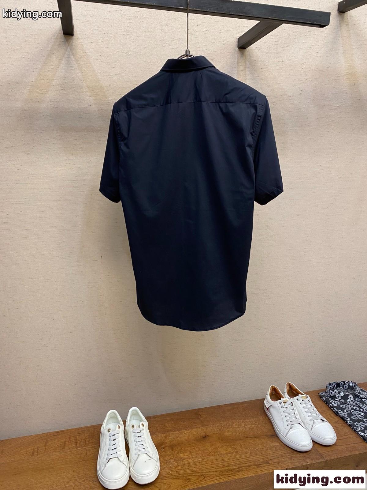 上品 シンプル ショートスリーブシャツ バーバリー シャツ 偽物 ブラック-2