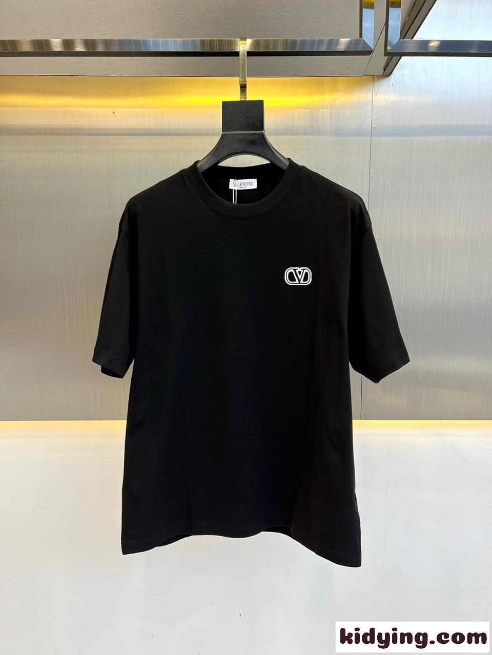 Vロゴ 刺繍入り コットン 半袖Tシャツ ヴァレンティノ Tシャツ コピー メンズ ブラック-0