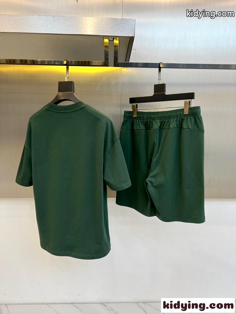 カジュアル 半袖Tシャツ＆ショートパンツ 上下セット バレンシアガ セットアップ 偽物 グリーン-1