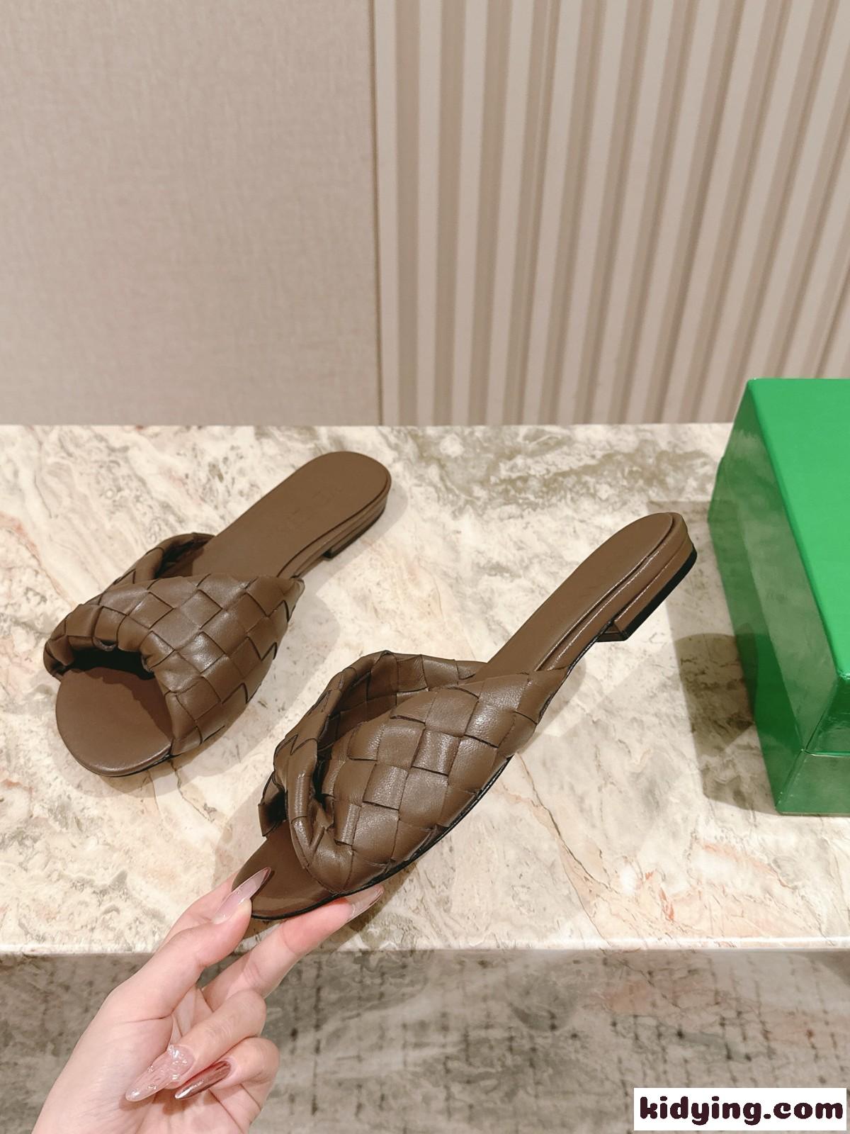 人気 上品 ボッテガ・ヴェネタ ブリンク フラットミュール スーパーコピー グリーン-4