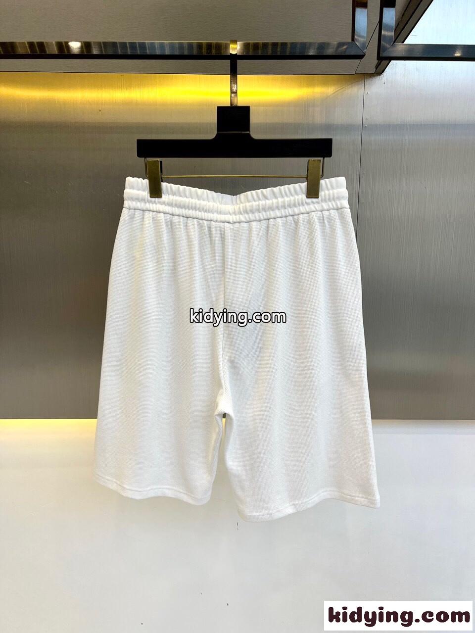 カジュアル ロゴパッチ ショートパンツ フェンディ パンツ コピー ホワイト-2