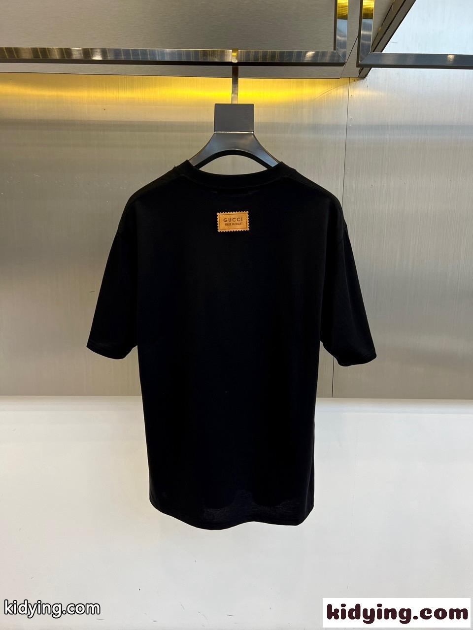 洗練された シンプル 刺繍入り 半袖Tシャツ グッチ Tシャツ 偽物 合わせやすい ブラック-3