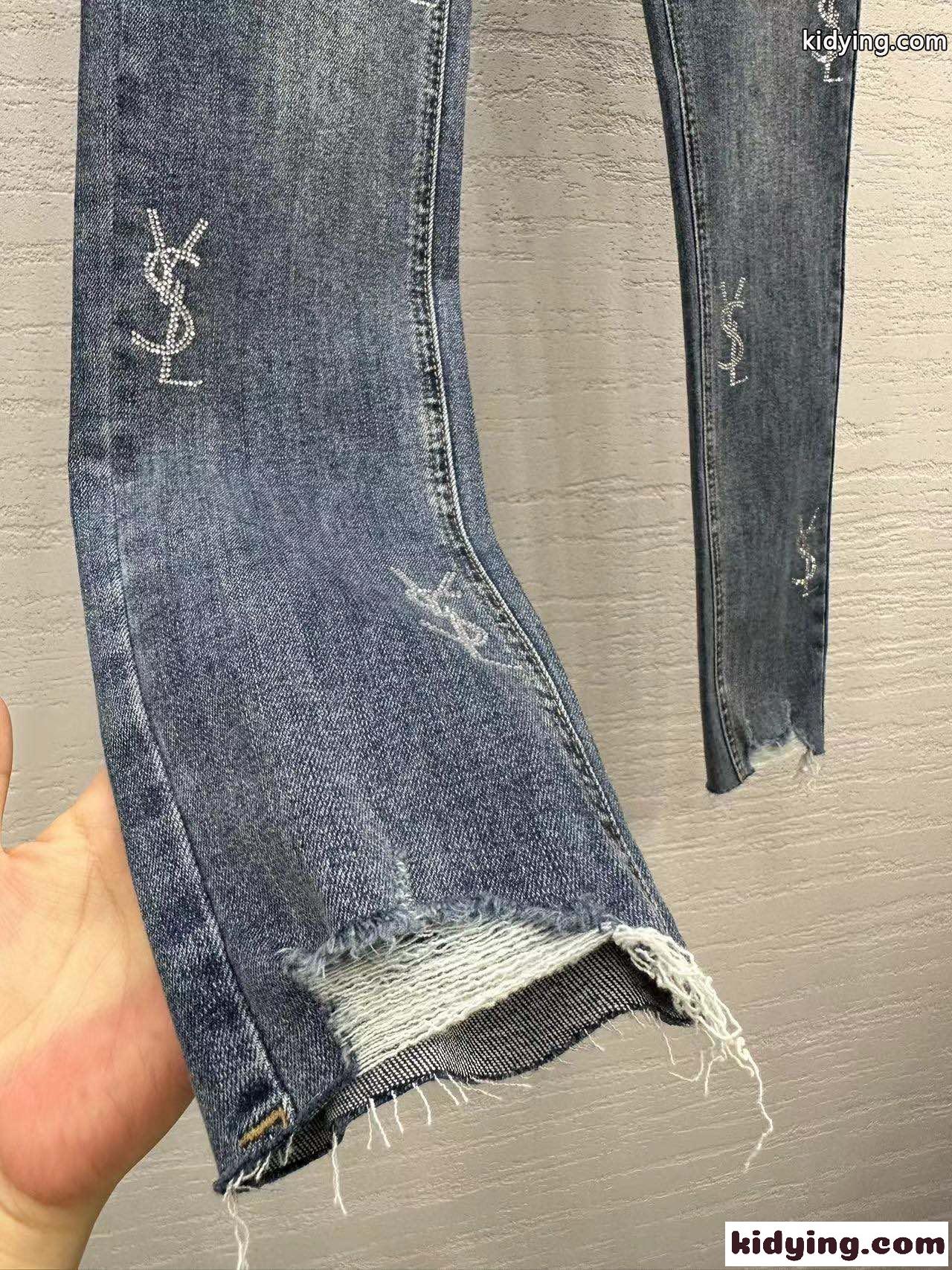ロゴ入り おしゃれ ストレッチ デニムパンツ イヴ・サンローラン ジーンズ コピー-0