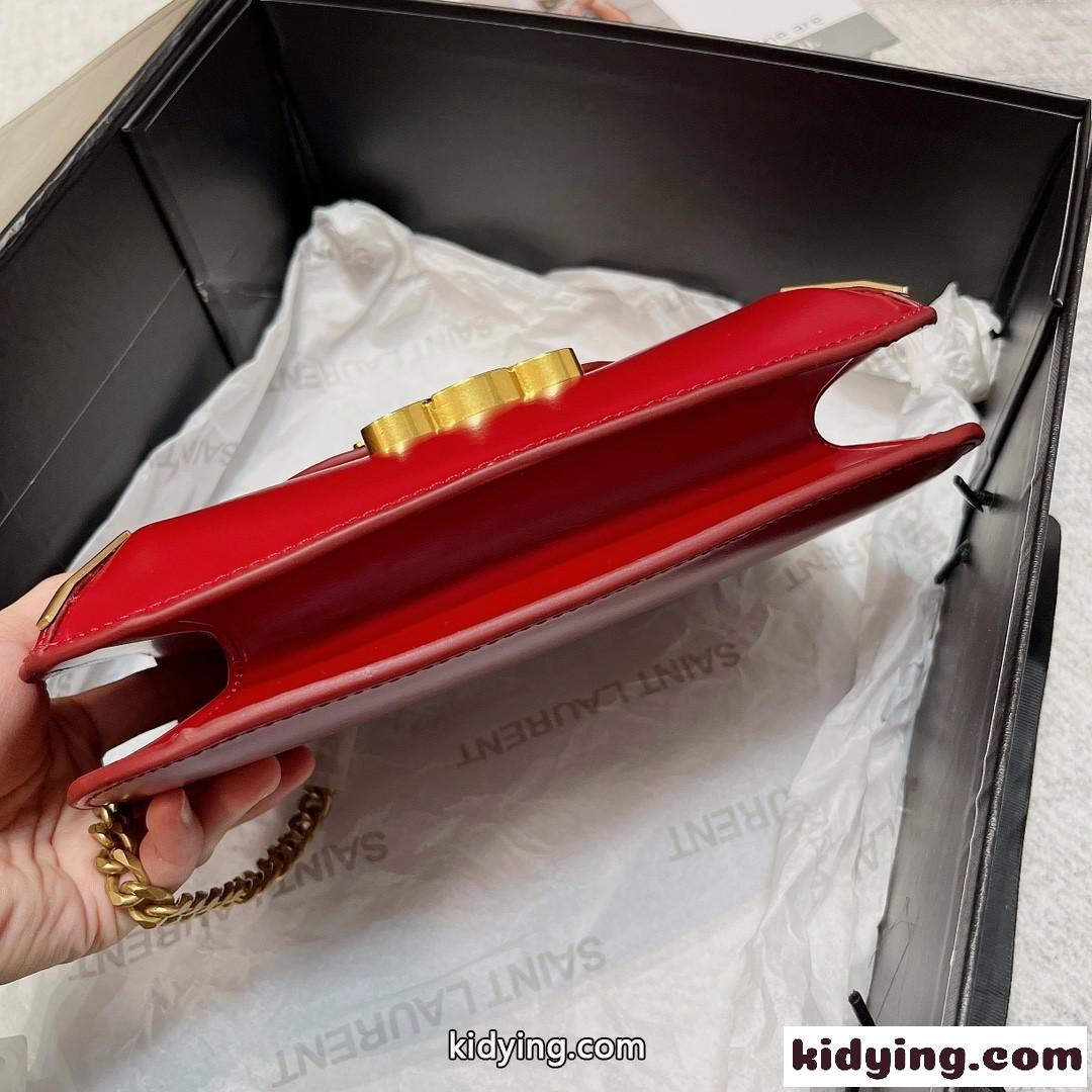 エレガント 上品 セリーヌ バッグ 人気 コピー コンパクト チェーン ブザス トリオンフ ショルダーバッグ-0