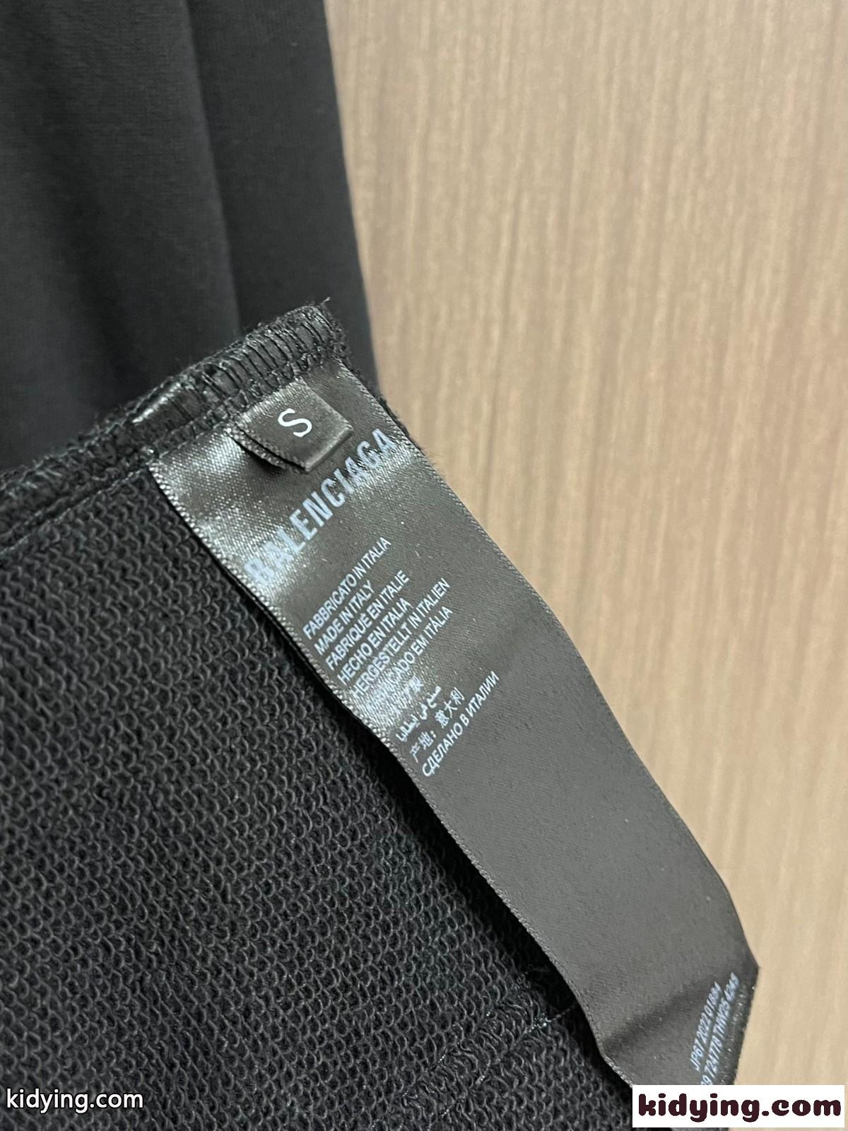 バレンシアガ パーカー コピー AI GENERATED HOODIE オーバーサイズ ユニセックス ブラック-3