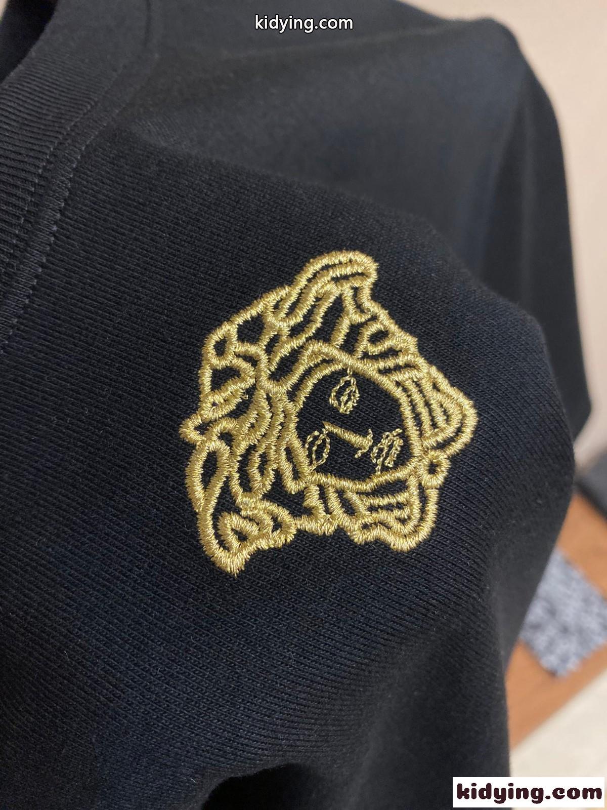 メドゥーサ 刺繍入り メンズ 半袖 トップス ヴェルサーチェ Tシャツ コピー-4
