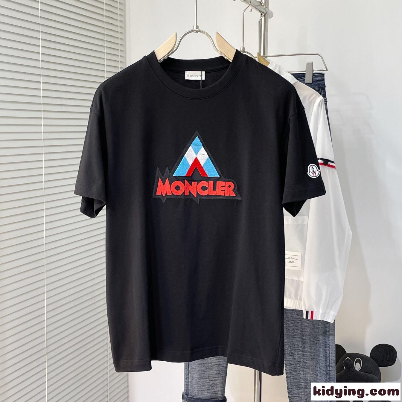 着心地抜群 クルーネック 半袖Tシャツ モンクレール Tシャツ コピー ロゴ入り-0