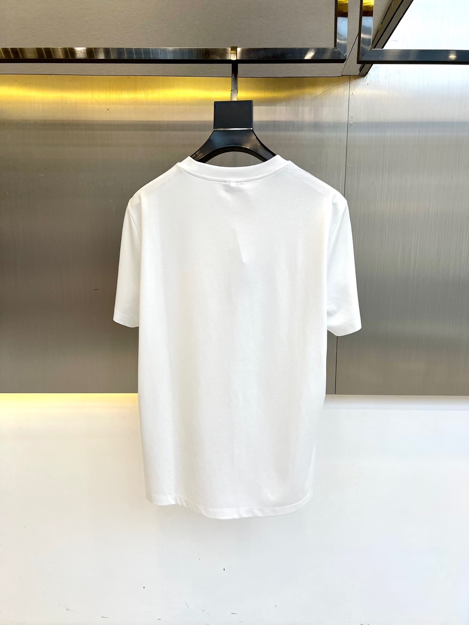 シンプル 上品 クルーネック 半袖Tシャツ バーバリー Tシャツ 偽物 ホワイト-3