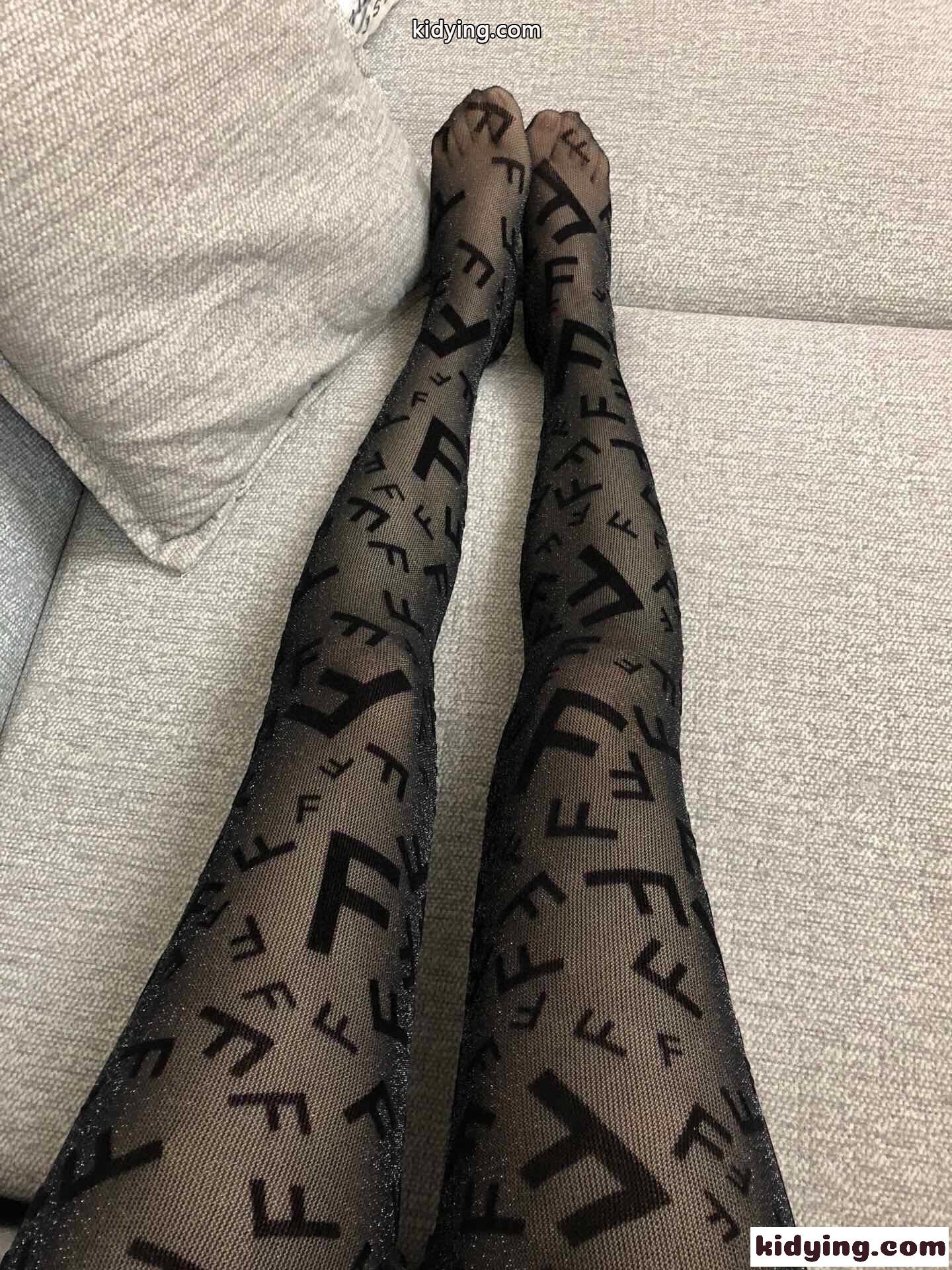 フェンディ 偽物 おしゃれ ロゴ入り ストッキング レッグウェア 合わせやすい-1