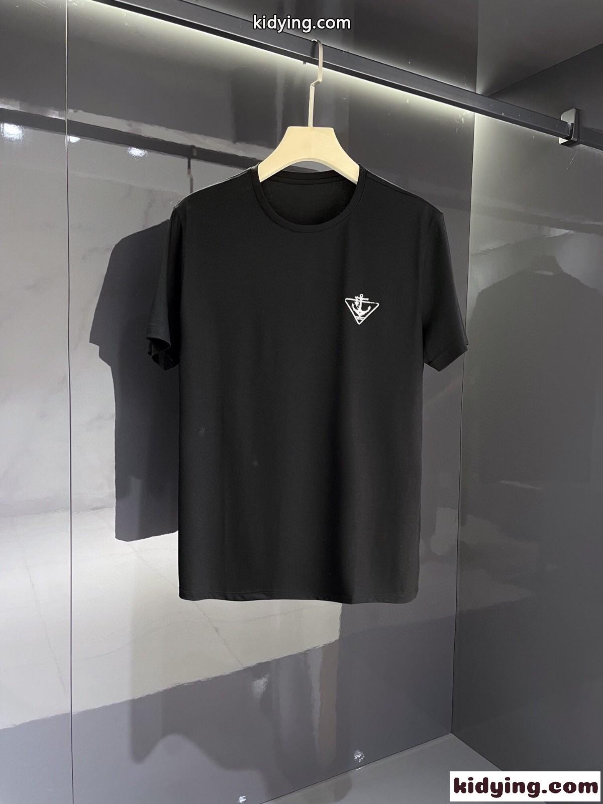 夏の定番 人気 コットン クルーネック プリントtシャツ プラダ 半袖tシャツ コピー 薄手 柔らかい 快適-3