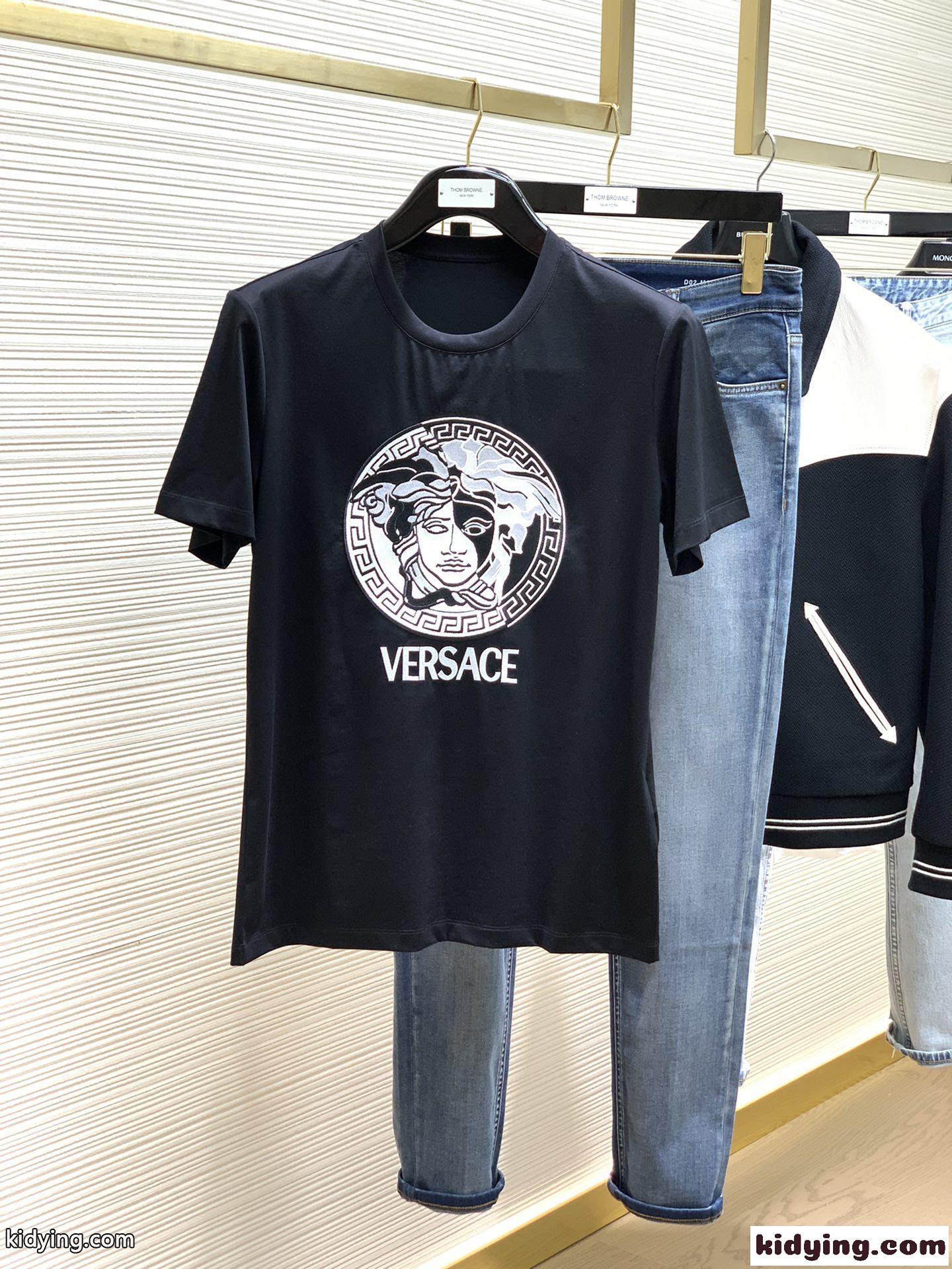 定番 人気 メドゥーサ ロゴ 半袖Tシャツ ヴェルサーチェ Tシャツ コピー メンズ トップス-0