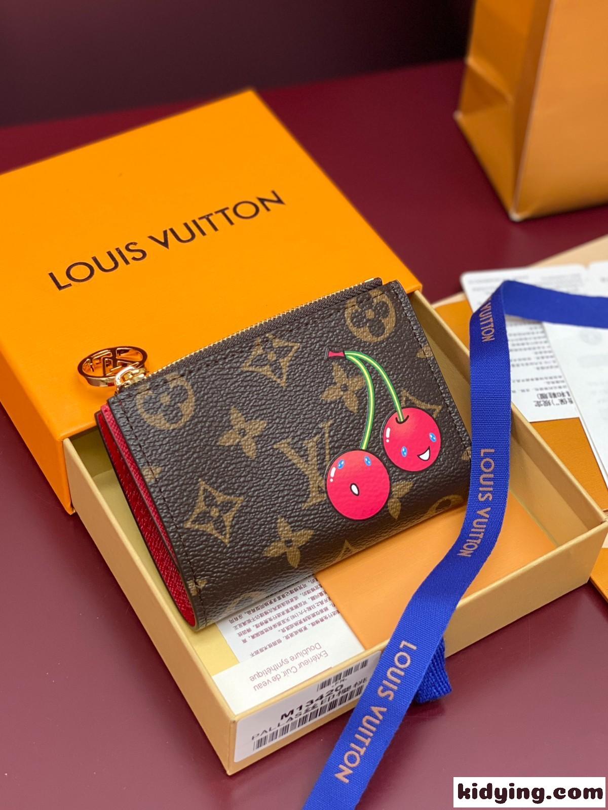 LV × TM ポルトフォイユ リサ ルイ・ヴィトン 財布 スーパーコピー M13420-0