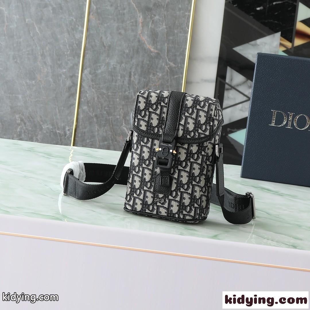Dior Hit the Road バーティカル フラップ付き メッセンジャーバッグ ミニ スーパーコピー ベージュ-0