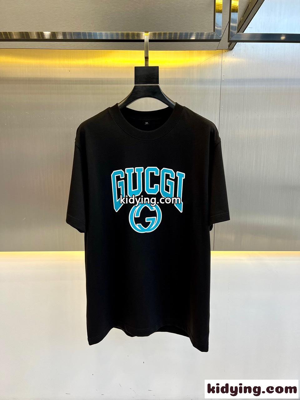 着心地いい 抗菌 ロゴプリント グッチ Tシャツ コピー 半袖Tシャツ ブラック-0
