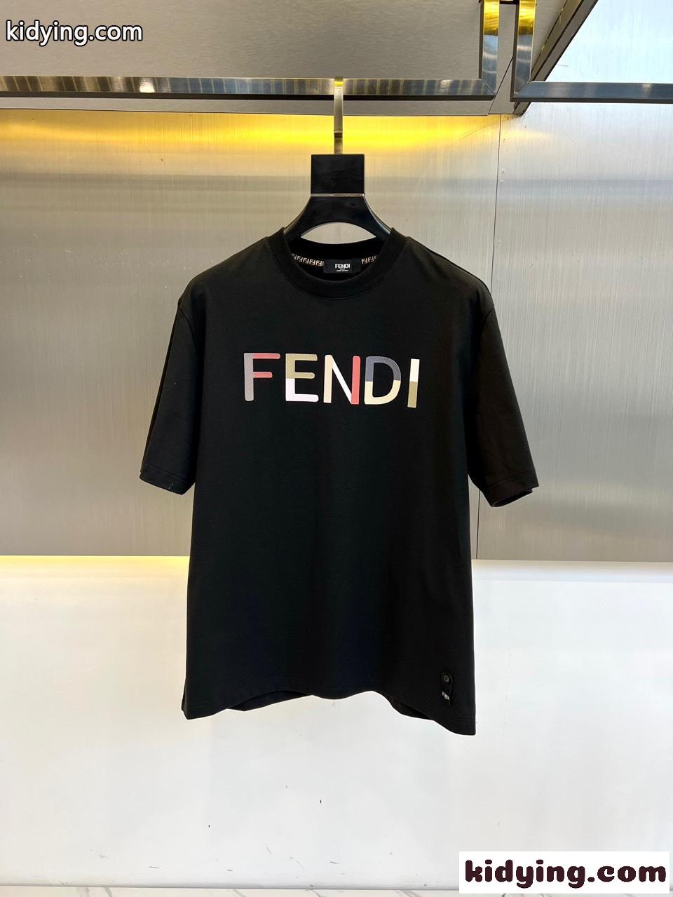 定番 カジュアル ロゴTシャツ フェンディ Tシャツ コピー クルーネック ブラック-0