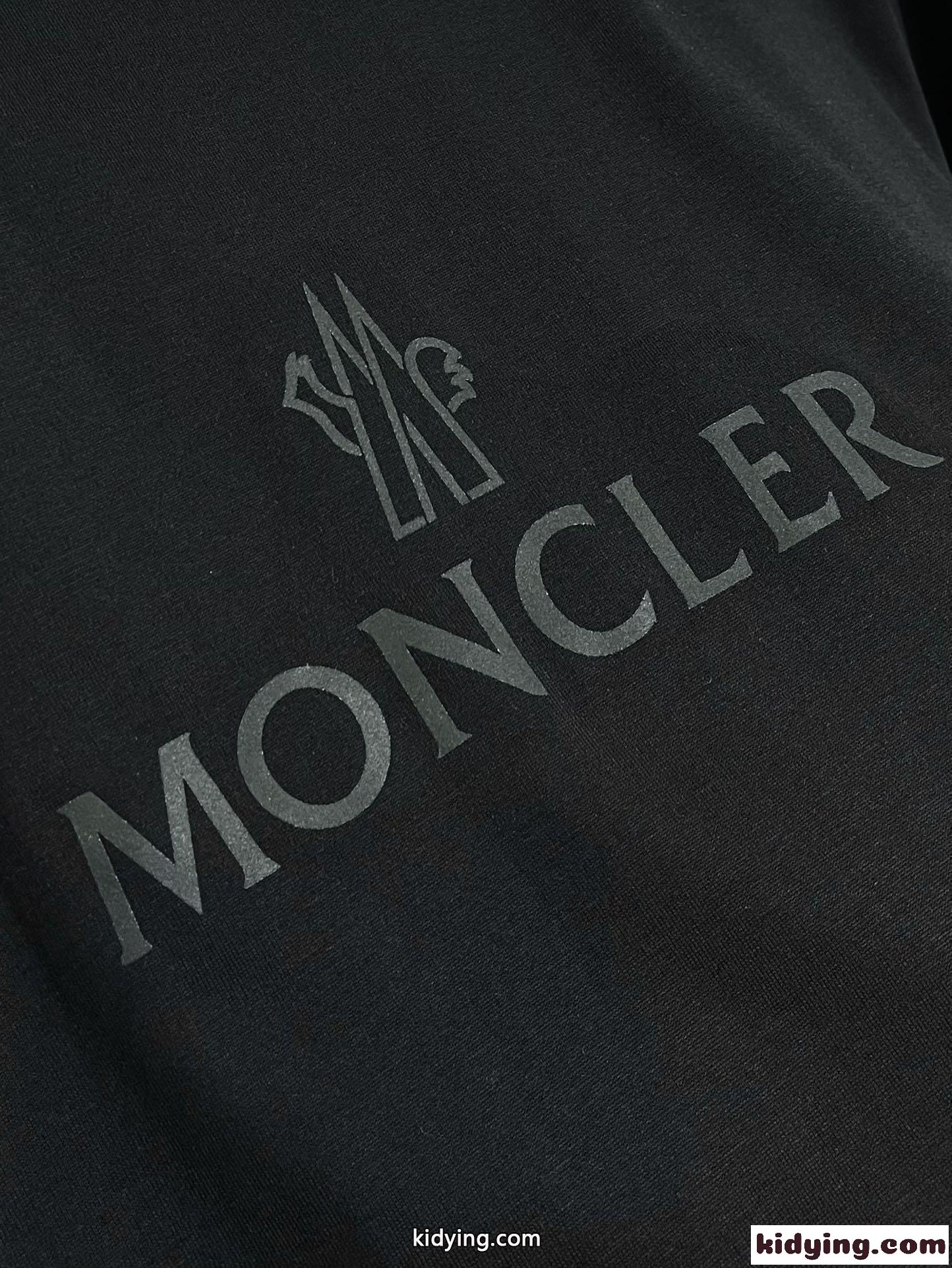 カジュアル モンクレール Tシャツ コピー 定番 ロゴ入り 半袖Tシャツ ブラック-2