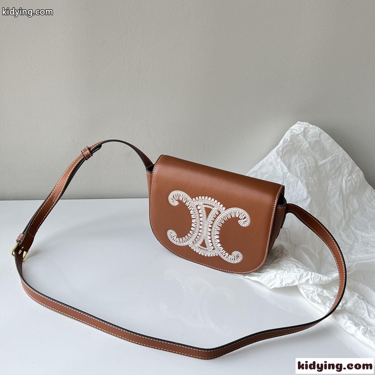 定番 人気 トリオンフ 刺繍入り セリーヌ バッグ コピー コンパクト ショルダーバッグ ブラウン-0