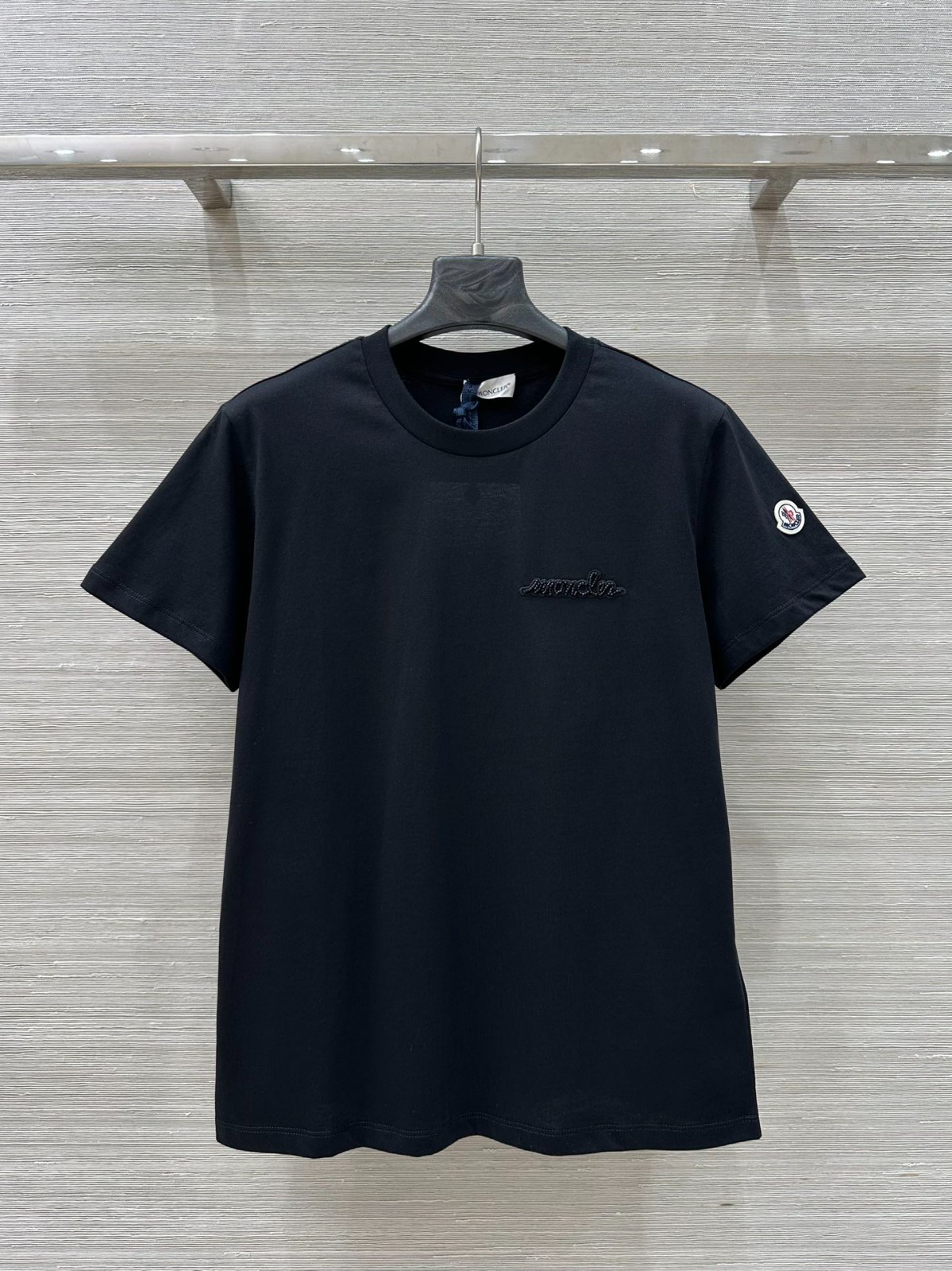 モンクレール Tシャツ コピー 定番 お洒落 ロゴ コットンTシャツ クルーネック ブラック-2