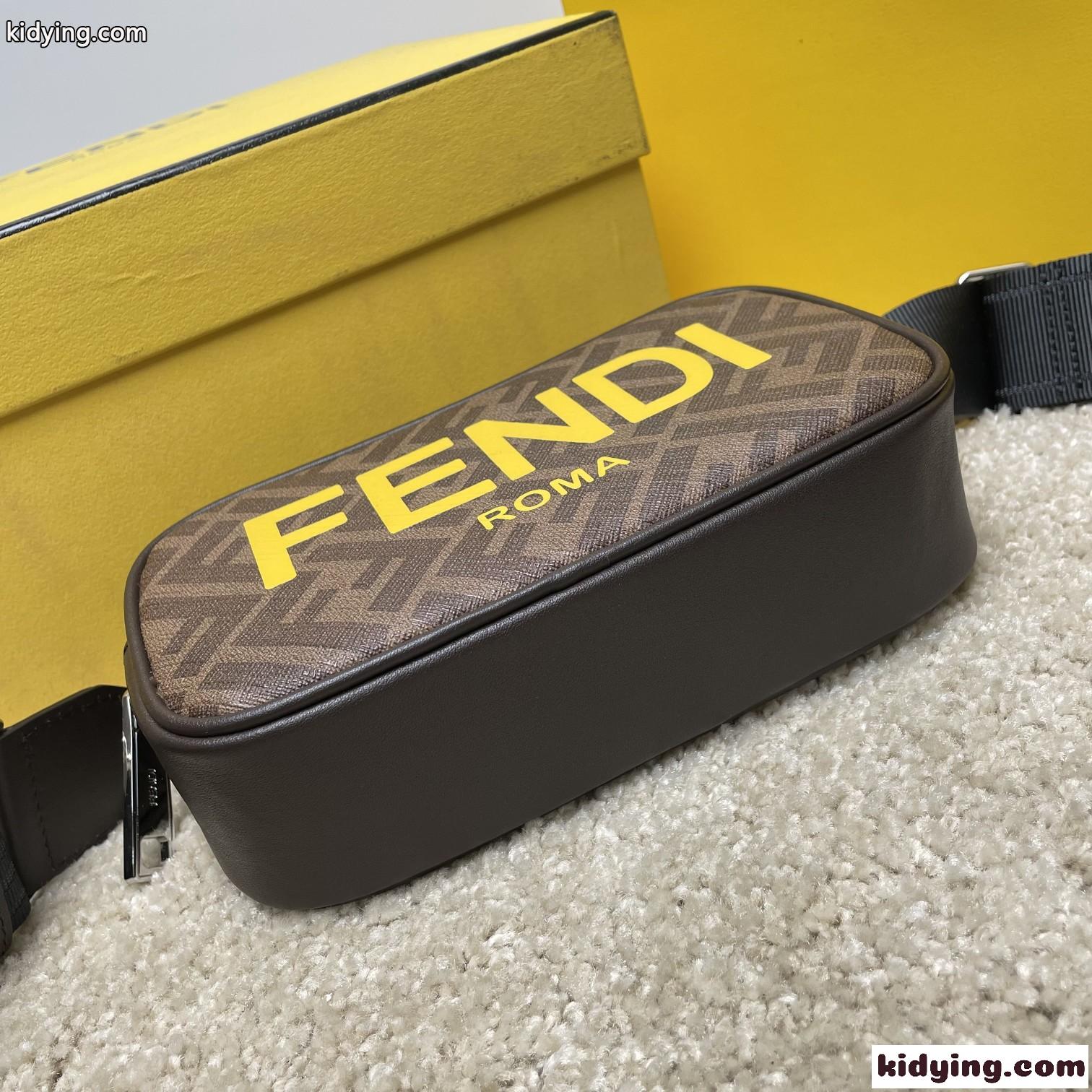 FENDI☆カメラケース スモール バッグ フェンディ バッグ 人気 コピー メンズ ショルダーバッグ-0