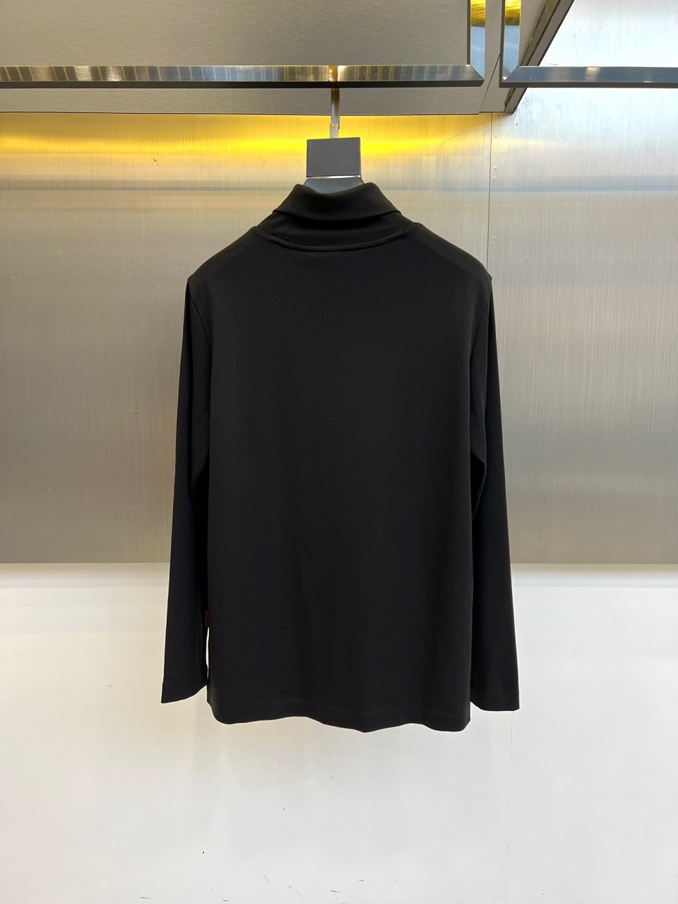 シンプル タートルネック ロングスリーブTシャツ エルメネジルド・ゼニア Tシャツ 偽物 ブラック-4