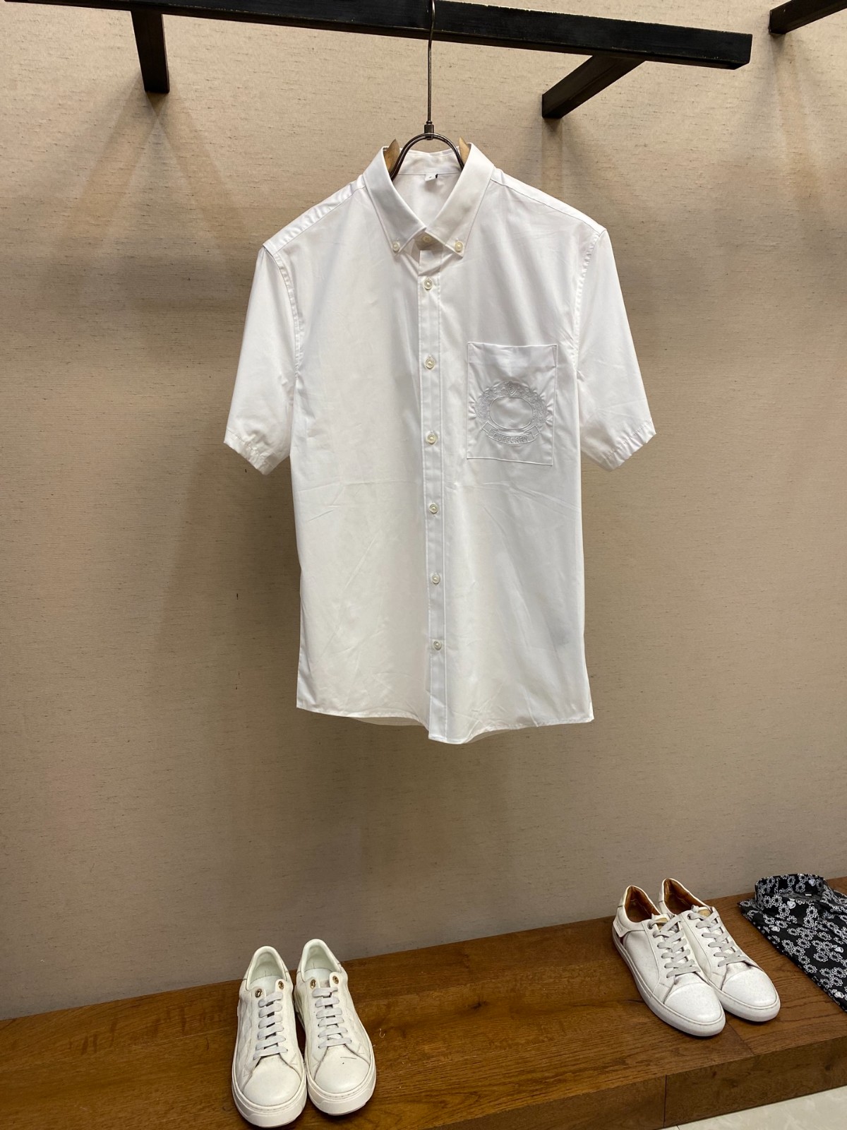 上品 シンプル ショートスリーブシャツ バーバリー シャツ 偽物 ホワイト-2