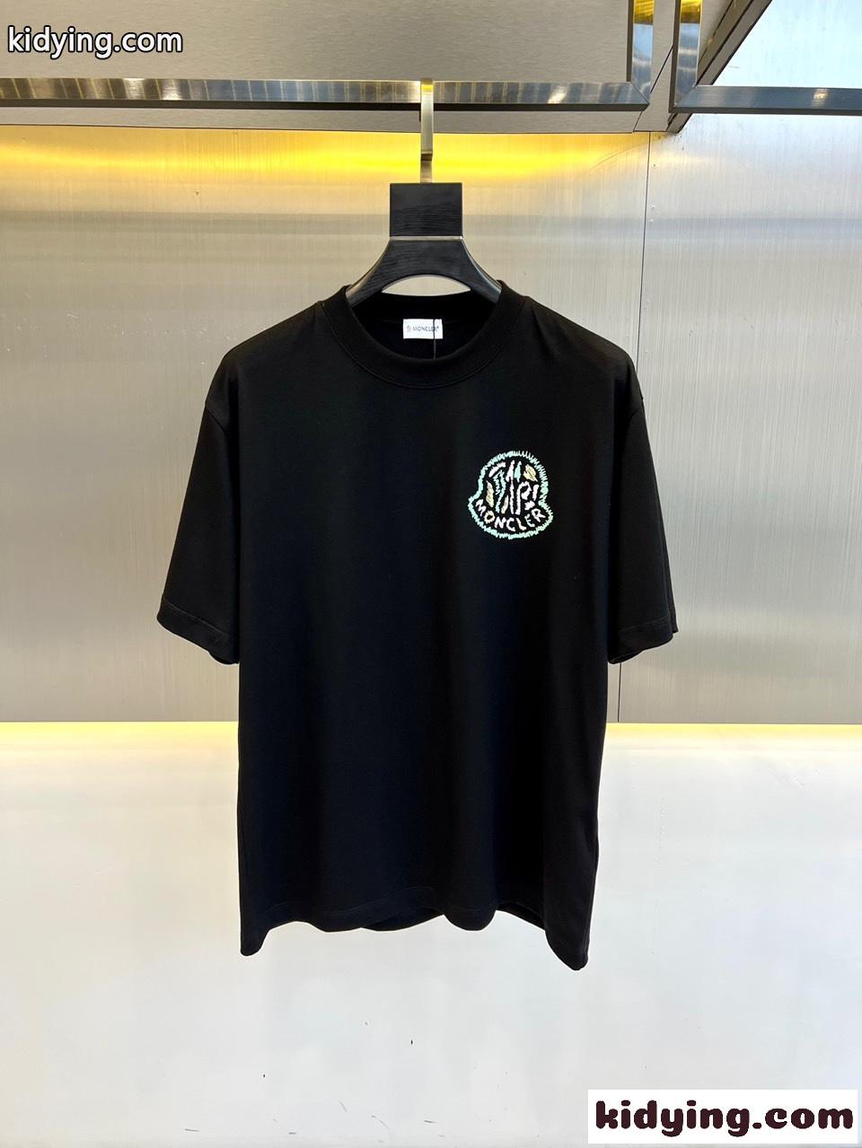 モンクレール Tシャツ コピー 定番 ロゴ クルーネック コットン 半袖Tシャツ ブラック-0
