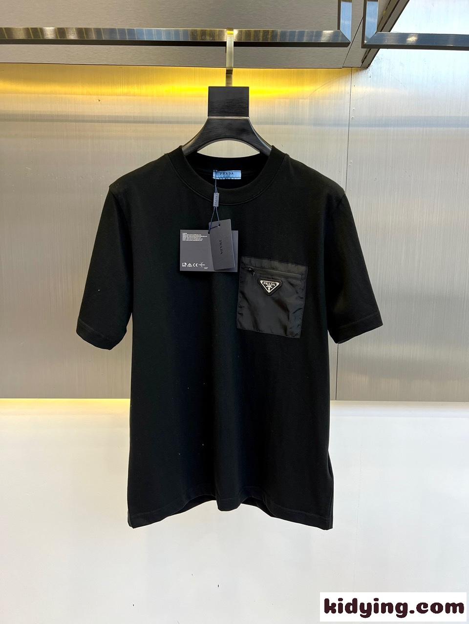 シンプル クルーネック コットン Tシャツ プラダ 半袖Tシャツ コピー ブラック-0