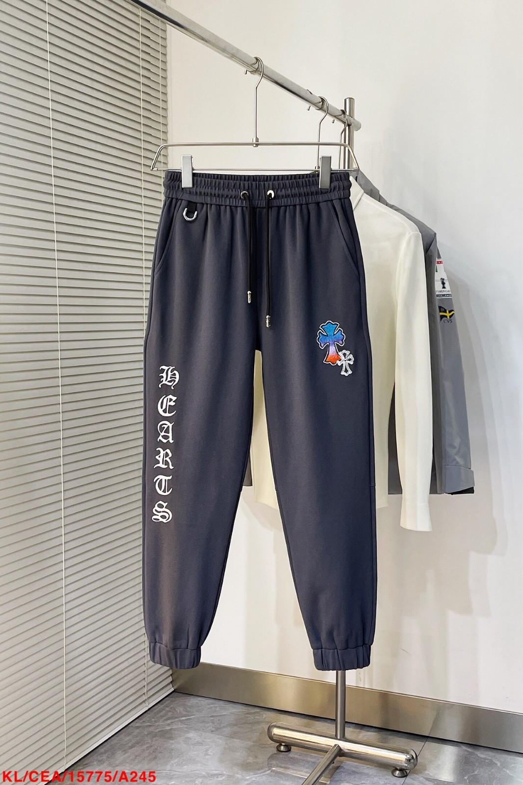 合わせやすい おしゃれ クロムハーツ パンツ コピー メンズ カジュアルパンツ-1