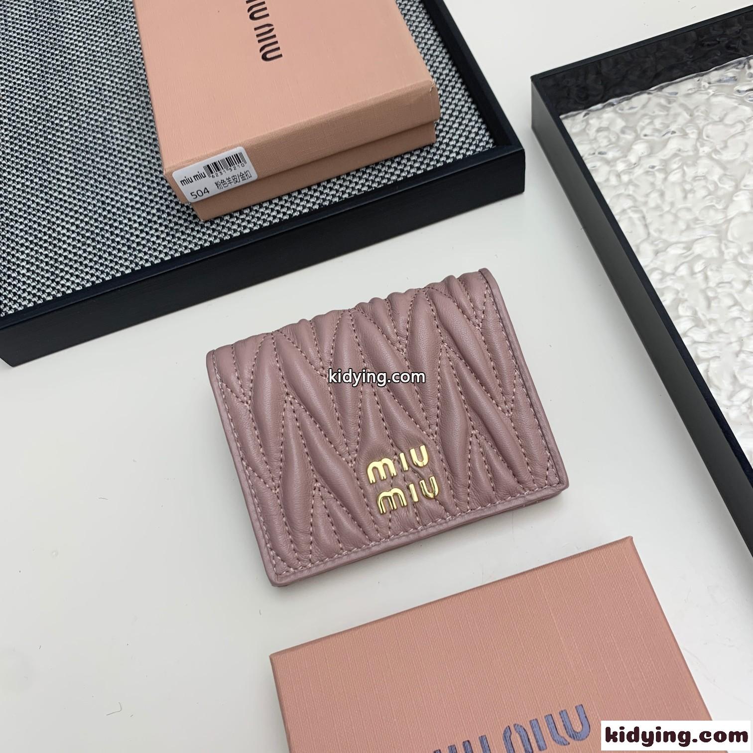 マテラッセ 小銭入れ付き 二つ折財布 ミュウミュウ 財布 コピー ピンク-1