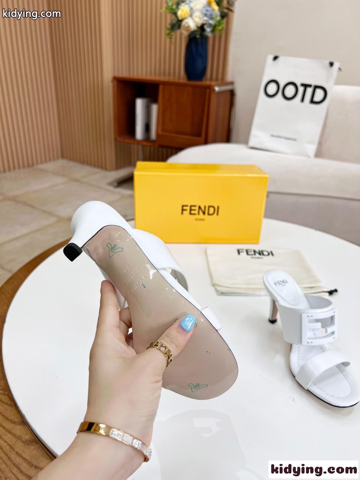 FFバゲット スティレットヒールサンダル フェンディ サンダル スーパーコピー ホワイト-3