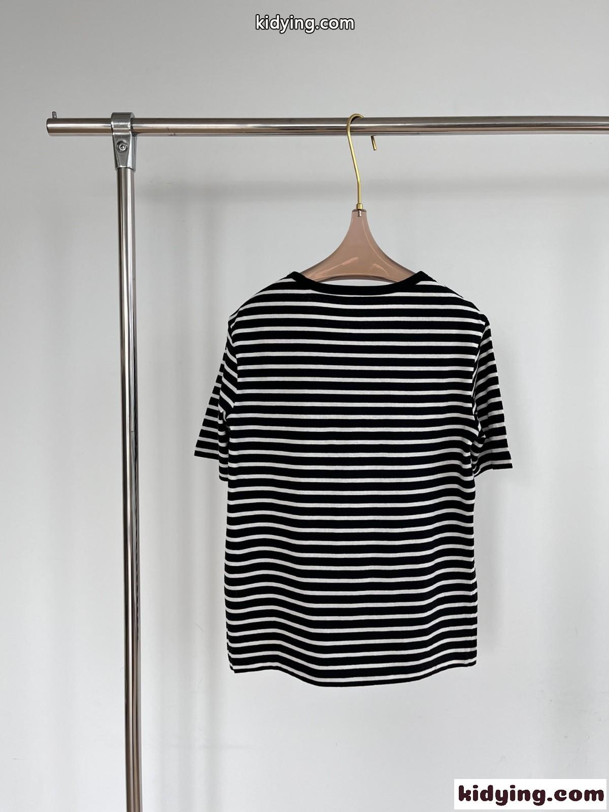 着心地いい 春夏 ボーダー柄 クルーネック イヴ・サンローラン 半袖Tシャツ コピー 定番 着回し 合わせやすい-3