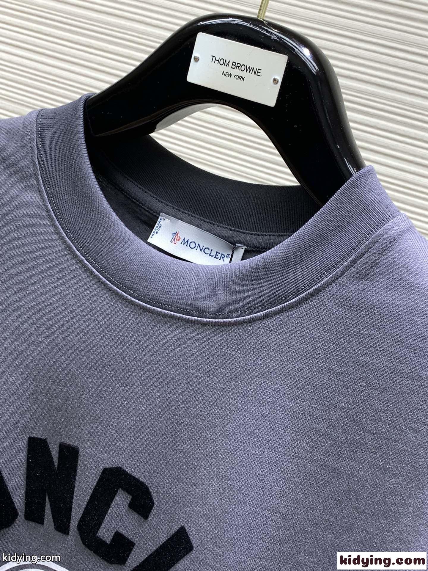 カジュアル ロゴ クルーネック 半袖Tシャツ モンクレール Tシャツ コピー グレー-1