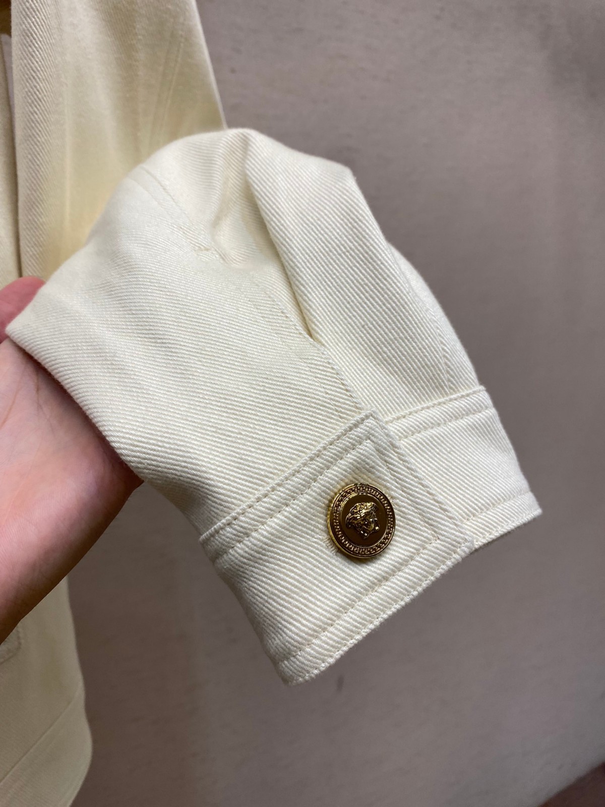 23FW メンズ ロゴ 刺繍 ブルゾン ヴェルサーチェ ジャケット コピー-3