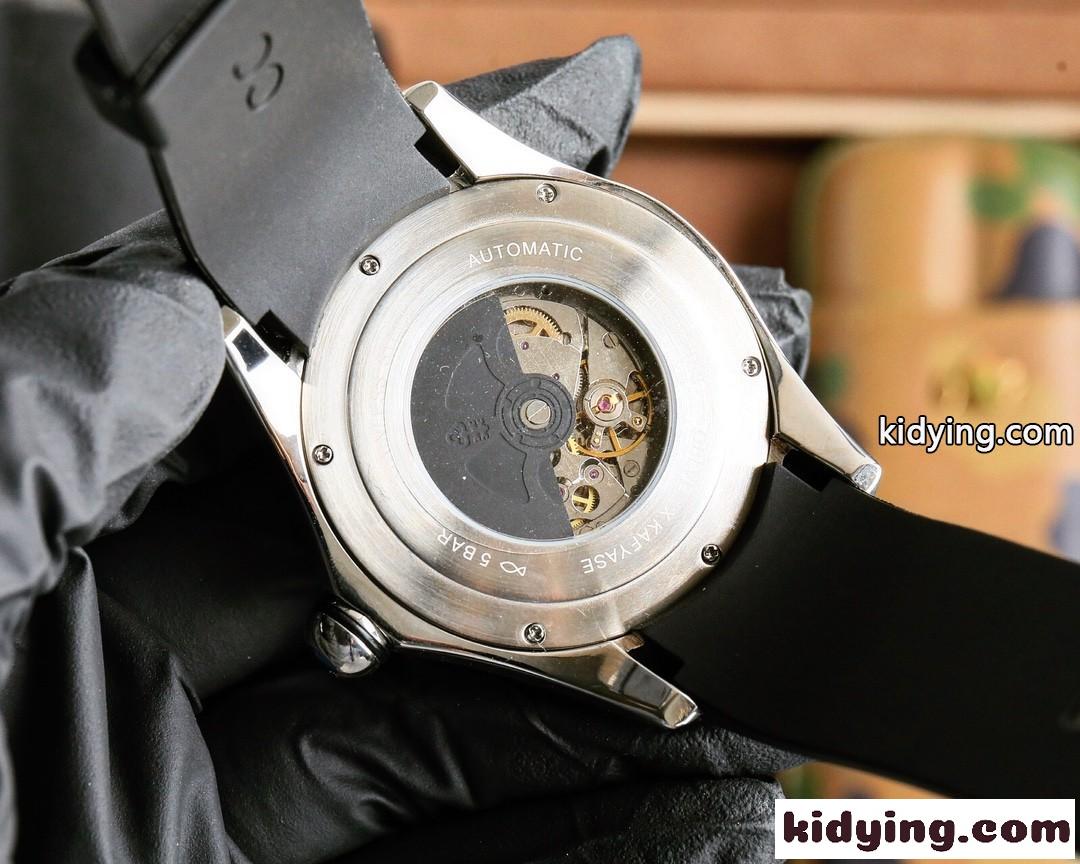 コルム 時計 コピー 存在感抜群 スタイリッシュ 46mm メンズウォッチ 腕時計-3