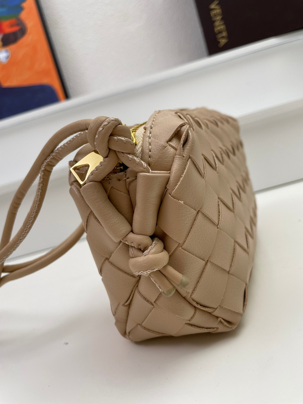 大人気 ミニ ループ カメラバッグ ボッテガ・ヴェネタ バッグ コピー ベージュ-1